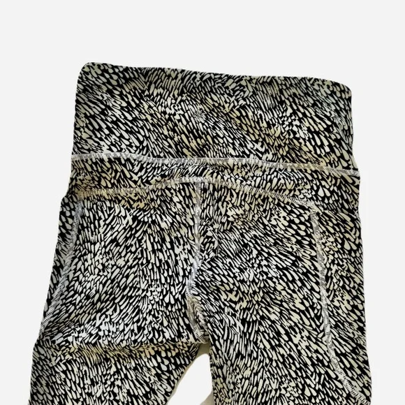 Athleta Ultimate Stash Textured 7/8 tight - Picture 6 of 8